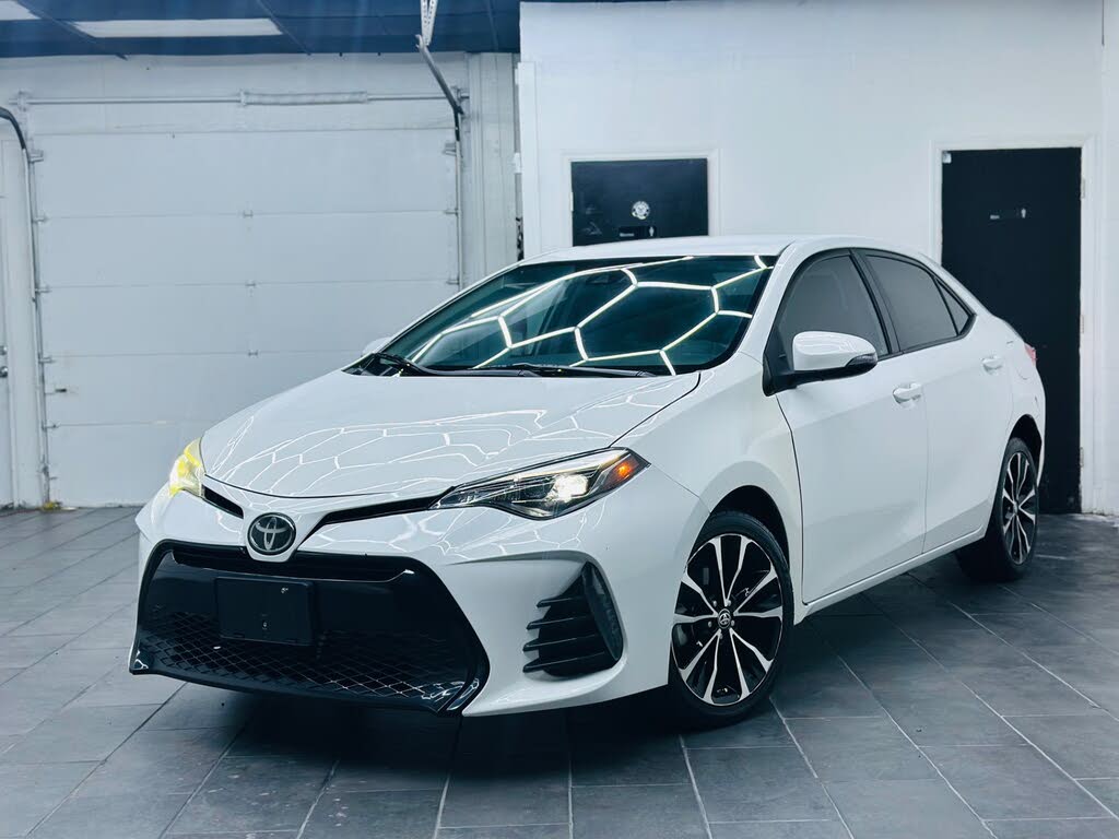 Super White 2019 Toyota Corolla Sedan Front-Wheel Drive 