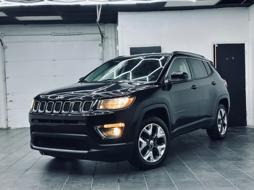 Diamond Black Crystal Pearl 2019 Jeep Compass SUV / Crossover Four-Wheel Drive 